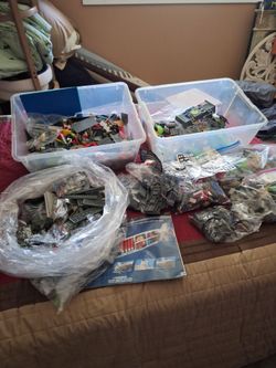 ><40 lb  megabits building blicks/sets