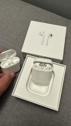 Apple AirPods 