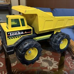 Vintage 1993 Tonka Mighty Diesel YELLOW Dump Truck