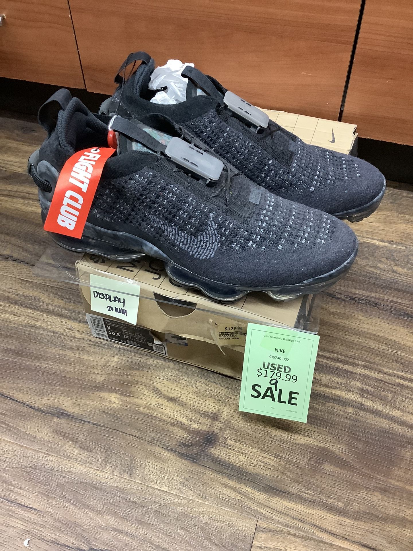 Used vapormax top for sale