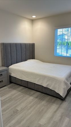 Quuen bed and matrass