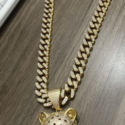 Panther Charm And Necklace Gold Chaped