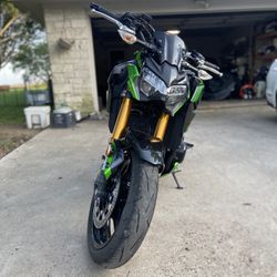 2024 Kawasaki Z900 SE ABS