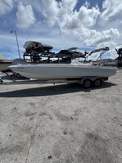 1998 Scarab 26’ Hull