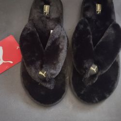 Puma Furry Sandals Size 7 new