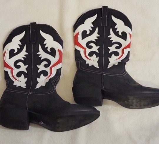 Ladies black/white/red boots size 8.5
