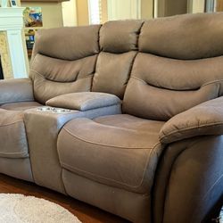 Power Reclining Loveseat - With Console