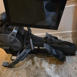 💪 For Sale: NordicTrack RW900 Rowing Machine – $800 (Excellent Condition)