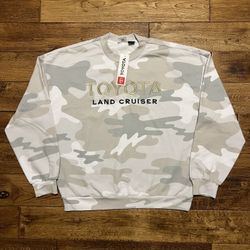 Exclusive Toyota Land Cruiser Embroidered Camo Crewneck Sweatshirt L - Large NWT