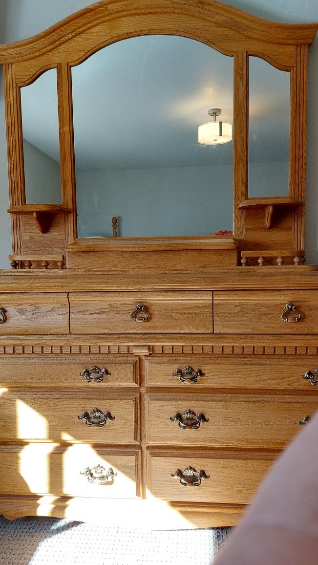 Free Solid Oak Mirror Stand Alone Dresser Top
