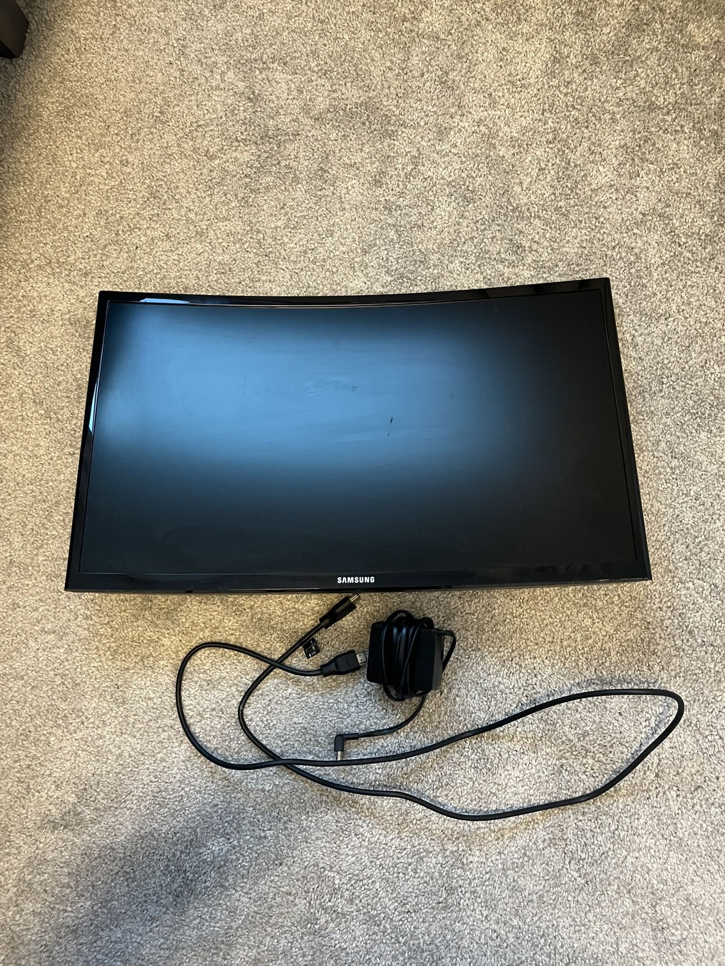 Samsung 24" CF39 FHD AMD FreeSync Curved Monitor with Super Slim Design w/ 1800R curvature