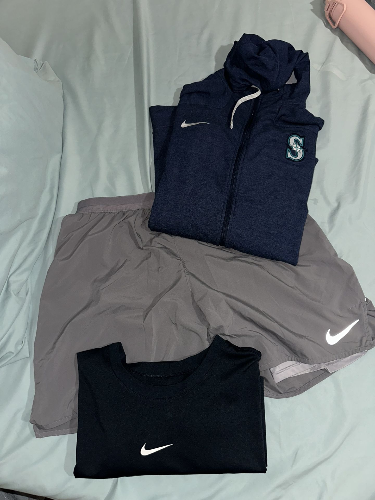 hoodie, t-shirt and shorts NIKE (free adidas t-shirt)