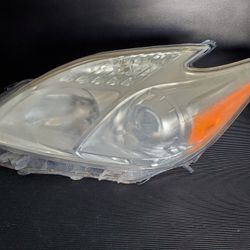 10 - 15 Toyota Prius Left Driver Headlight Halogen