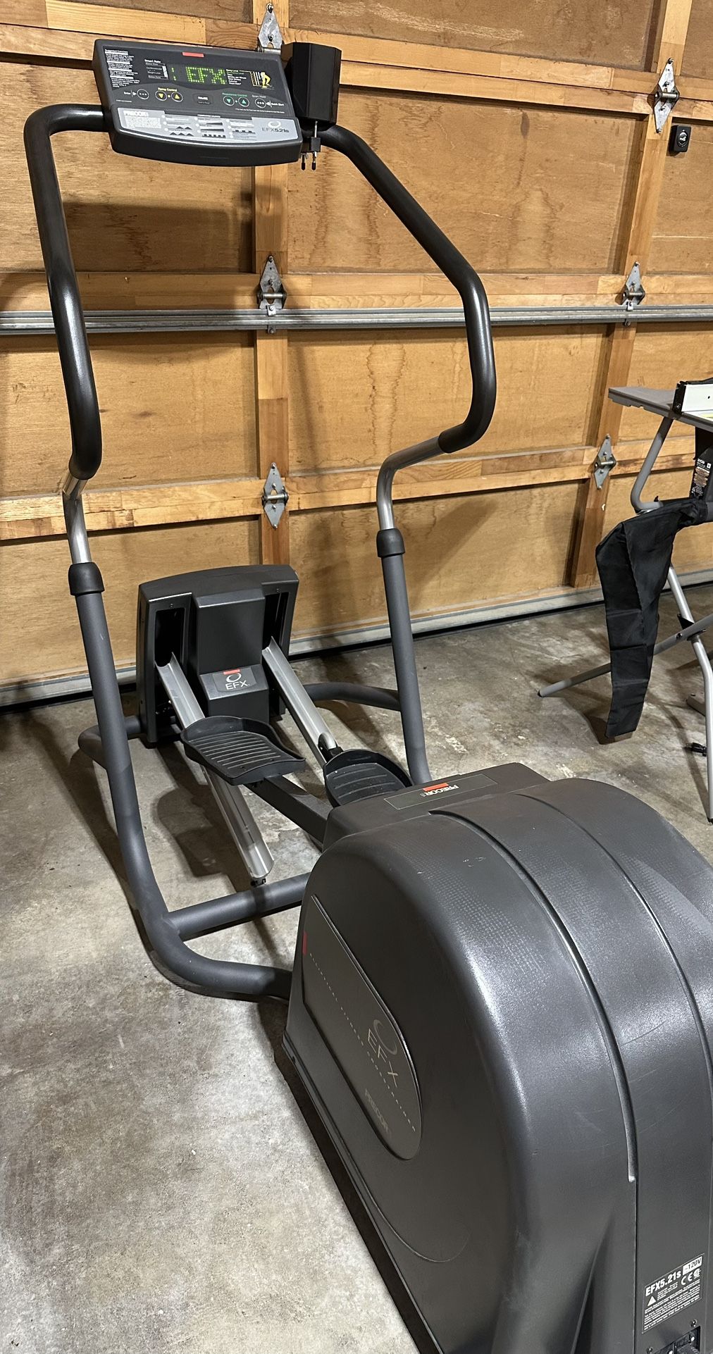 Precor EFX 5.21s Elliptical Cross-Trainer