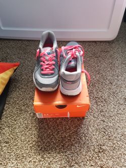 Nike Revolution 2 Gray Running/Exercise Sneakers, Size 6.5