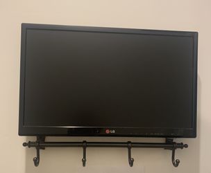 LG 22” flat panel monitor/tv
