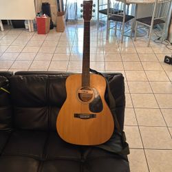 Yamaha F - 35 Guitar 