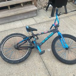 se bike so cal flyer 24 inch with new magura brakes and maxxi hookworm tires (price negotiable)