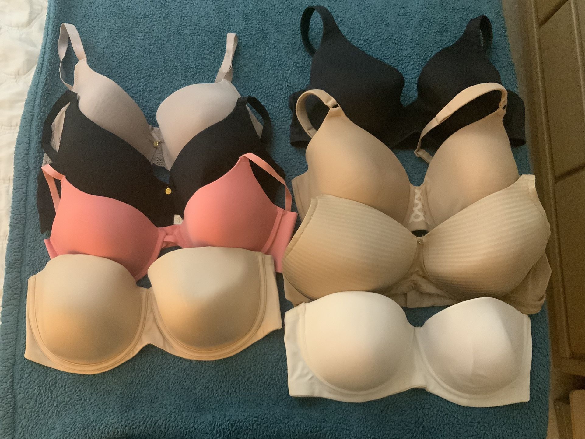 Set of 8 Women’s Bras