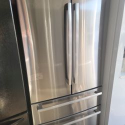 Bosch Counter Depth  W33h69Firm Price  $720