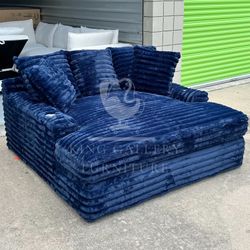 Oversized XL Sofa Chair With Cupholders And USB 