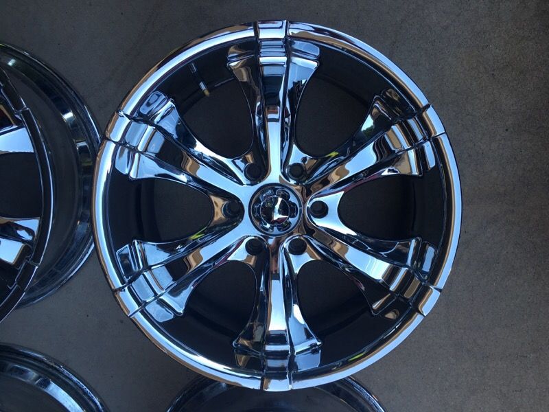 Chevy 20x8 5x6.5 wheels