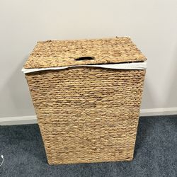 Stylish and Portable Water Hyacinth Wicker Laundry Hamper