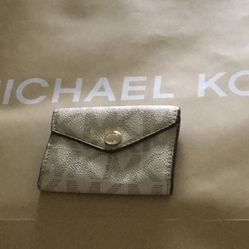 Michael Kors ID change purse