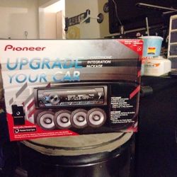 Pioneer Deck And 4 Speakers 