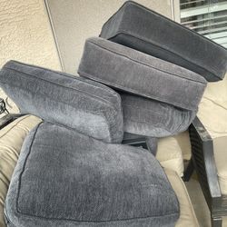 12 Cushions 