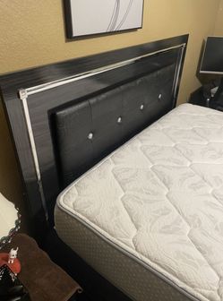 Queen LED Headboard Bed Mattress And Box Spring 