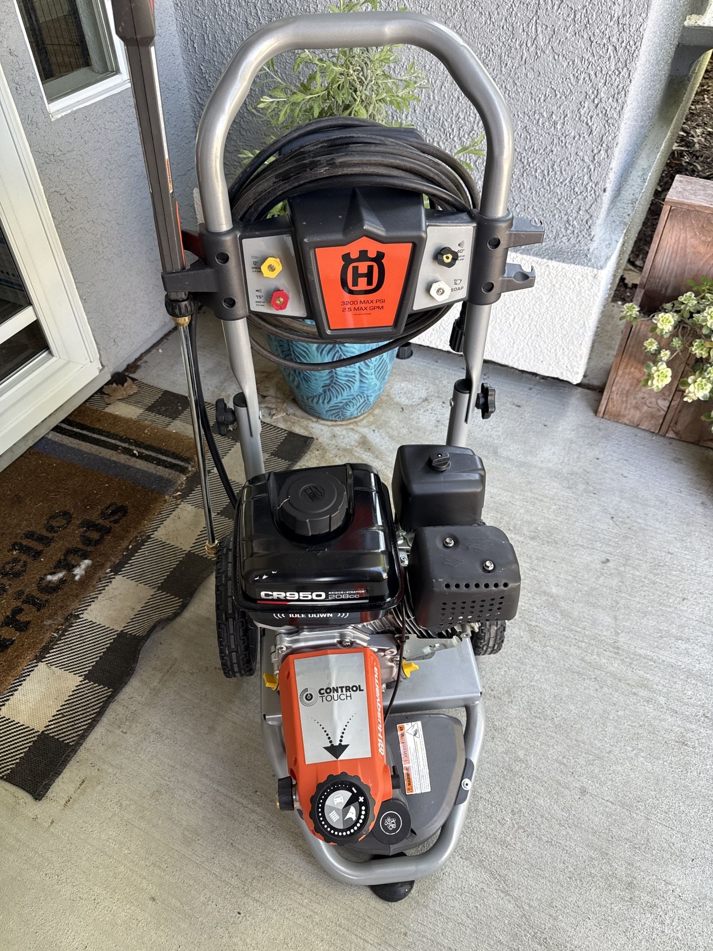 Husqvarna 3200 PSI Gas Pressure Washer – Adjustable Pressure