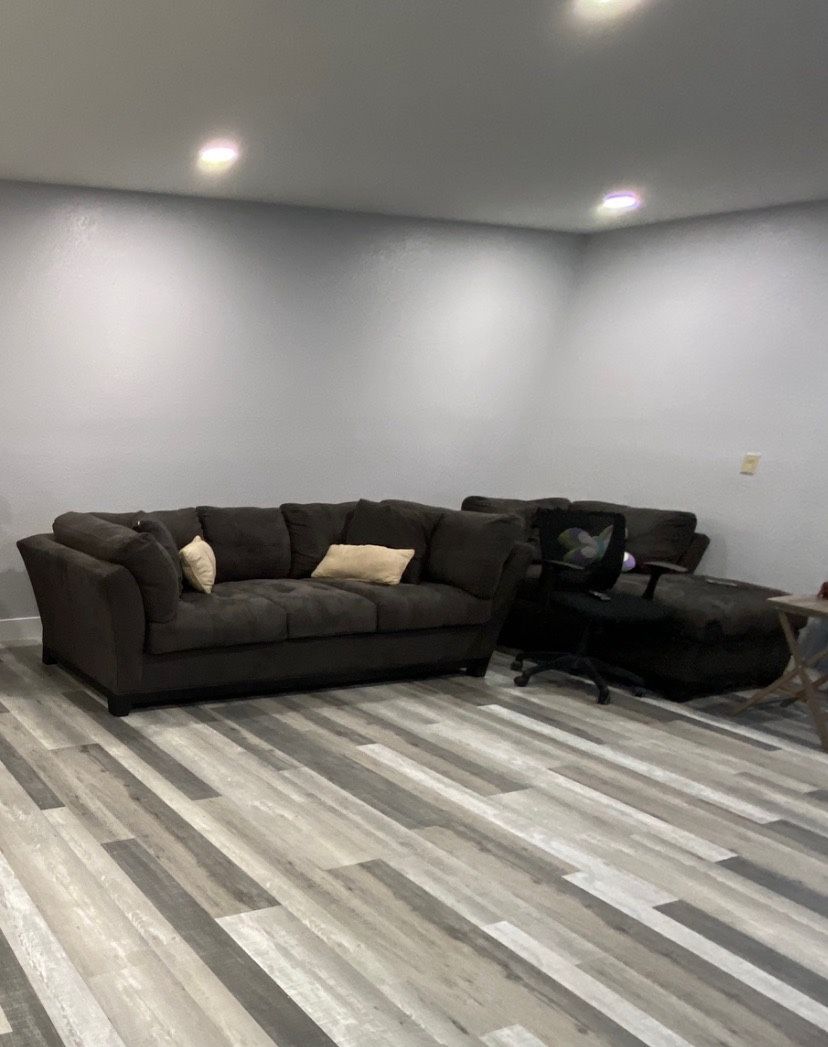 Cindy Crawford Couch & Chaise Gray (RTG)