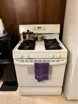 Matching Hotpoint Series Stove & Fridge