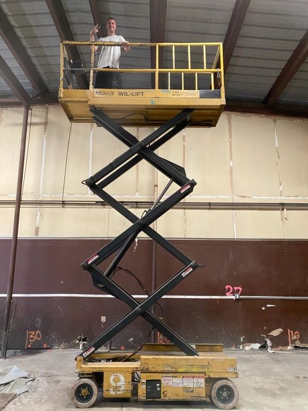 Scissor lift 28' for Sale in Riverside, CA OfferUp
