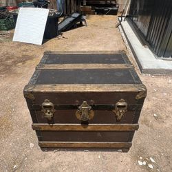 Antique Eagle Lock Co. Steamer Trunk 