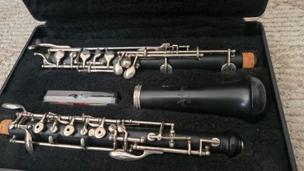 Student Oboe with Hard Case, cork grease, & msoft double reed