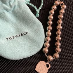 Silver Tiffani & Co Bracelet With Heart 