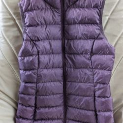 Small Goose Down Vest Eddie Bauer Ultralight Packable Thermal Insulated Micro Puffer REI Columbia North Face Patagonia Hiking Camping Snowboarding