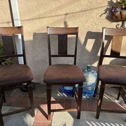 Set of 3 Wooden Bar Stools with Cushioned Seats – Dark Wood 