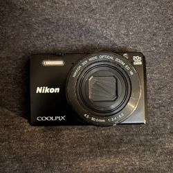 Nikon Coolpix S7000 ( No Charger)