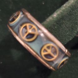 Peace Mood Ring, Unsure Size, The Photo Shows A Pink Color, But It Is Actually Silver