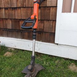 Black & Decker 20V Weed Trimmer & Edger with battery and line for Sale in  Marysville, WA - OfferUp