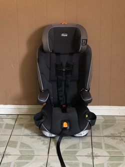 LIKE NEW CHICCO KEY FIT CONVERTIBLE CAR SEAT!!!!!!