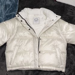 Gilly Hicks Off white puffa 