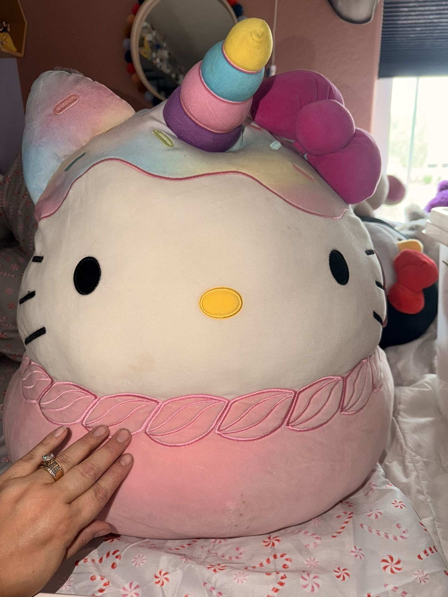 Hello Kitty Squismallow