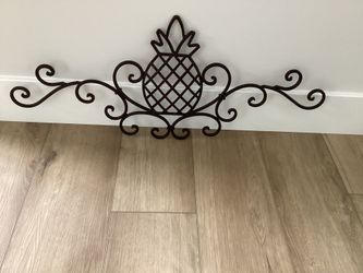 Brown Metal Pineapple Wall Hanging Decor