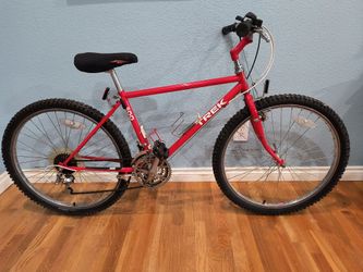 Trek 800 Small/Med Adult Mountain Bike with Chromoly Frame and 26" ARAYA wheels