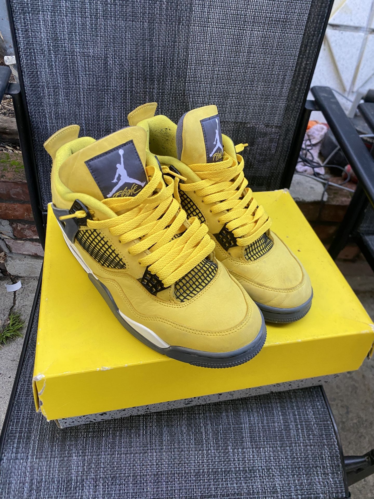 Jordan 4 Yellow Lightings