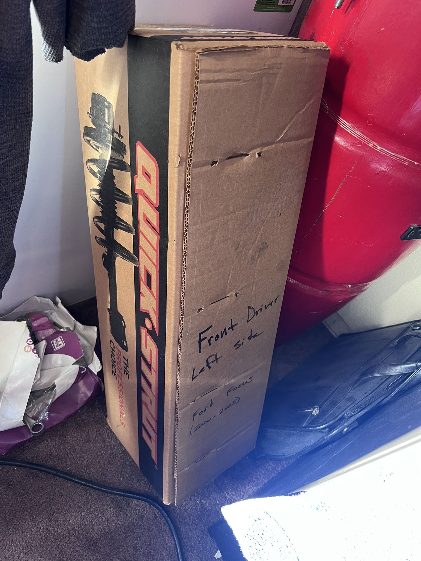 Shock Absorber/ Complete Strut for Ford Focus (2000-2005)